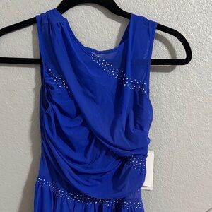 Elegant Blue Sleeveless Dance Costume